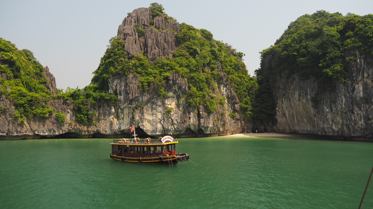 Fantastic routes Bac Ha – Hoang Su Phi – Ha Giang – Dong Van – Lan Ha (episode 9)
