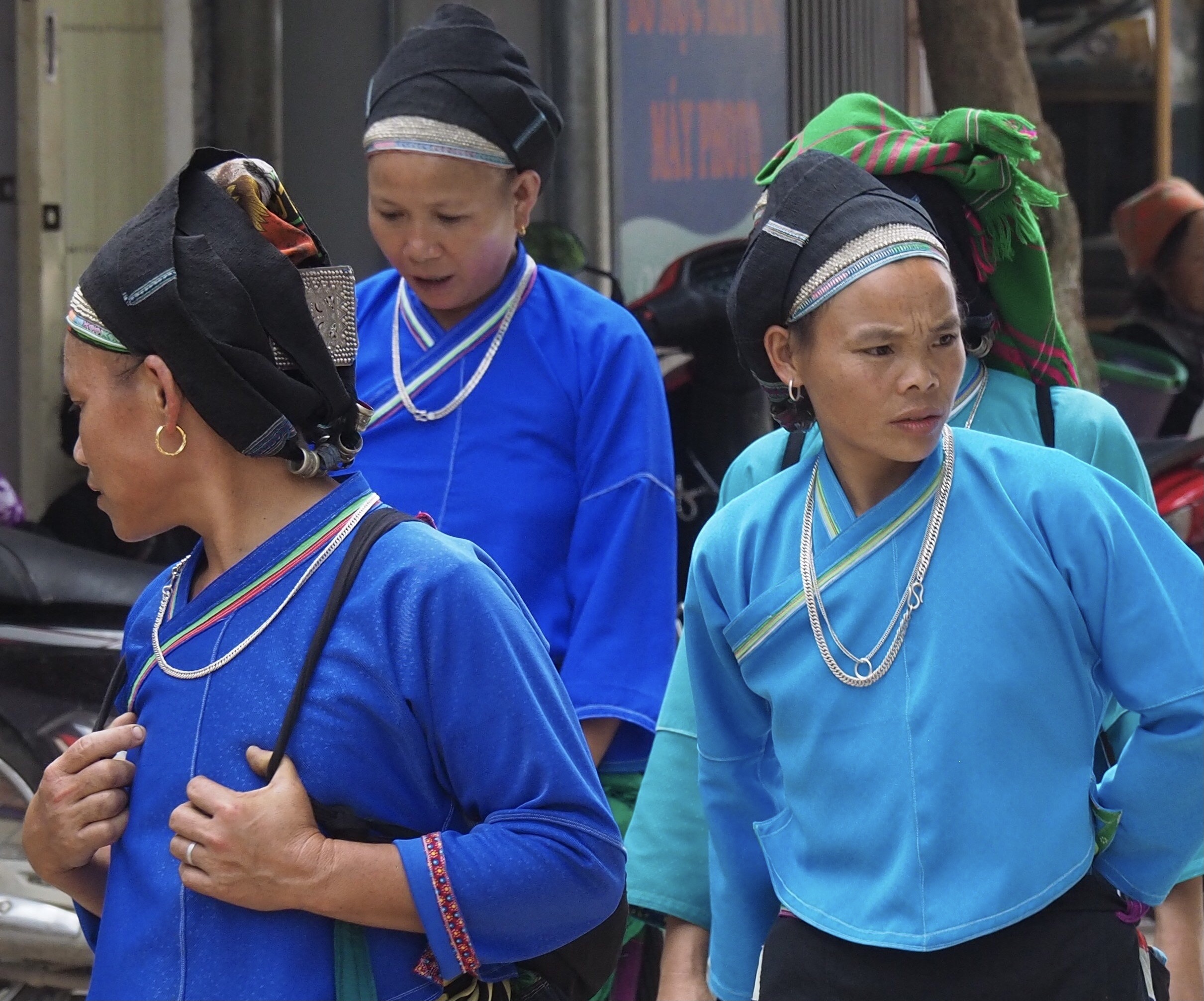 Fantastic routes Bac Ha – Hoang Su Phi – Ha Giang – Dong Van – Lan Ha (episode 2)