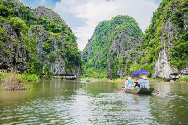 Balade en barque à Tam Coc