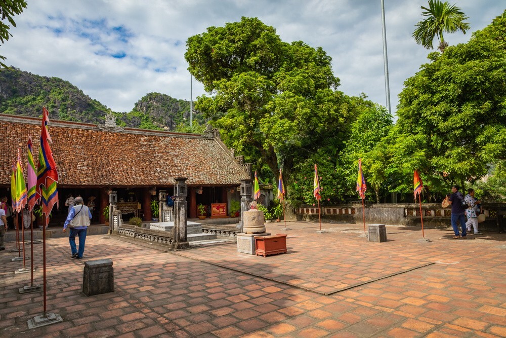Visite des temples Hoa Lu