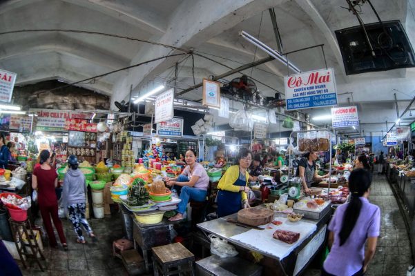 Marche de Dong Ba a Hue