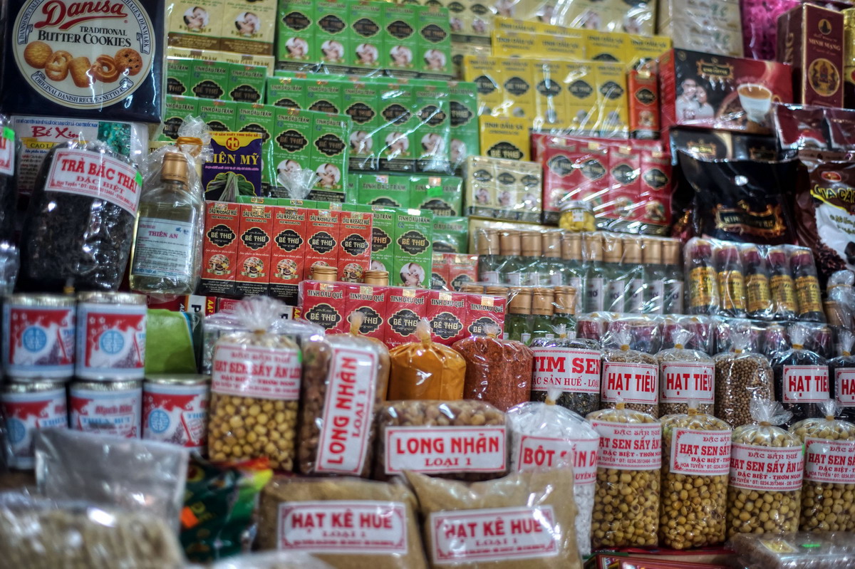 Explorez la culture locale au marché de Dong Ba à Hue