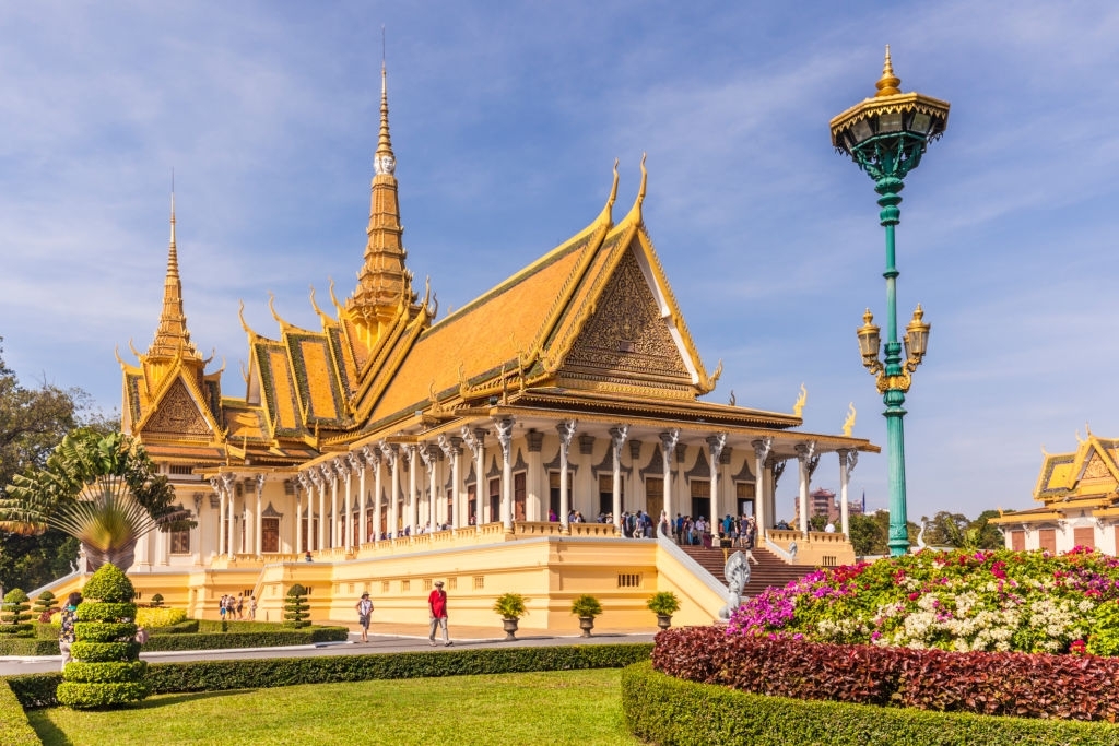 royal-palace-phnom-penh-2