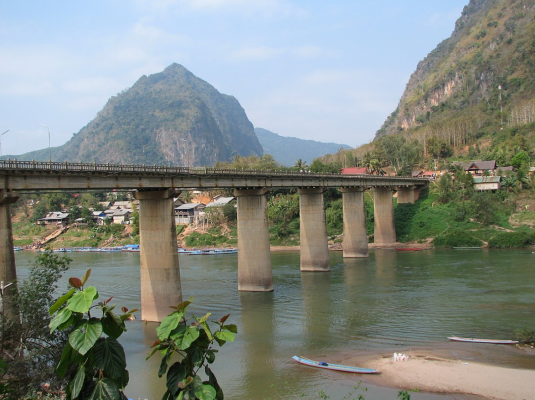 Pont de Nong Khiaw