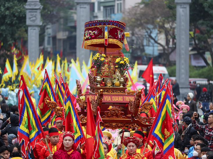 7 activités à Hanoï pour le Nouvel An lunaire Vietnamien : Feux d’artifice, marchés aux fleurs et festivals traditionnels