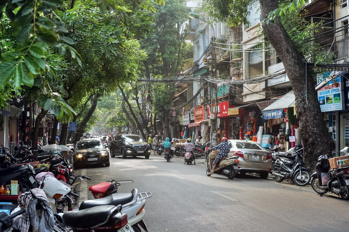 rue hang chieu a Hanoi