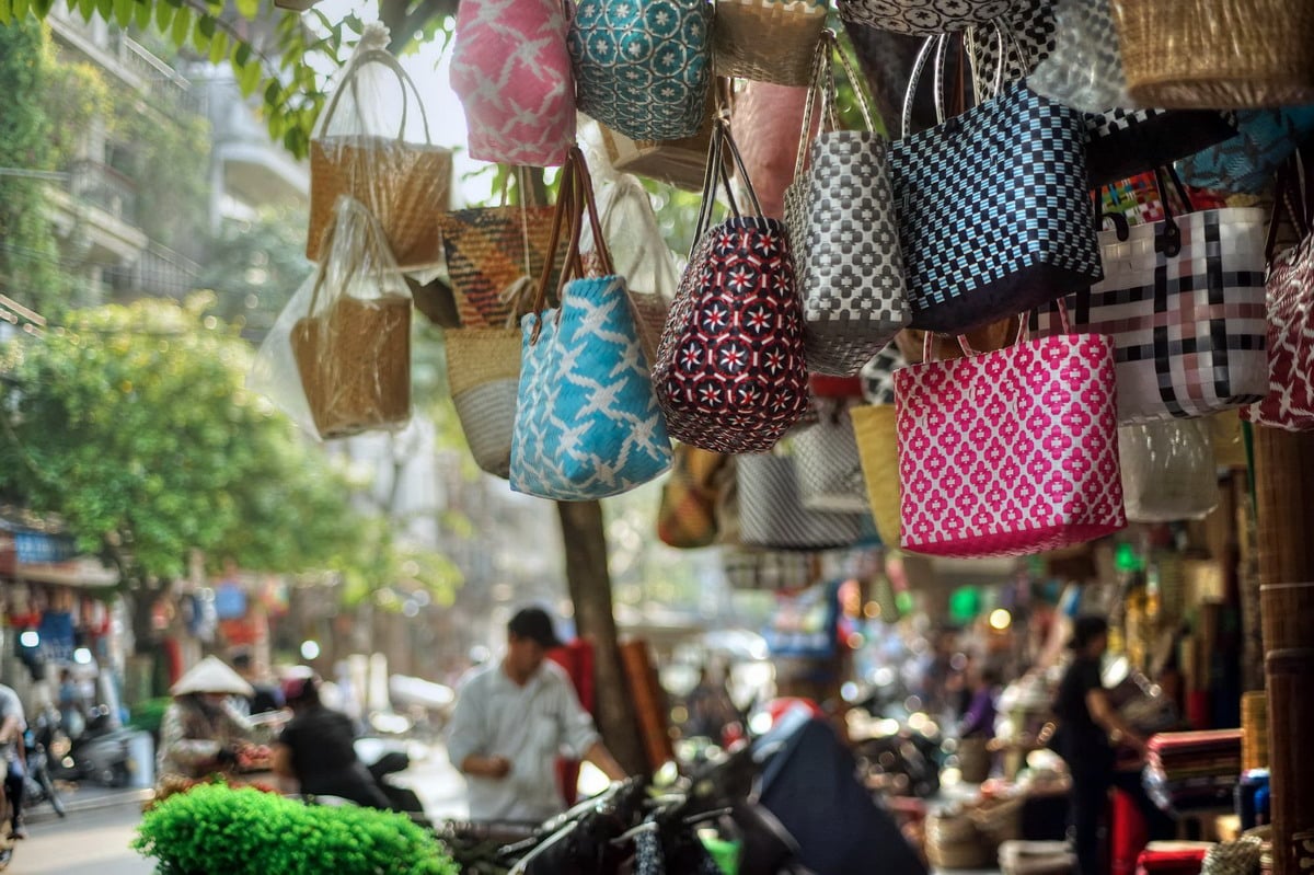 rue hang chieu a Hanoi