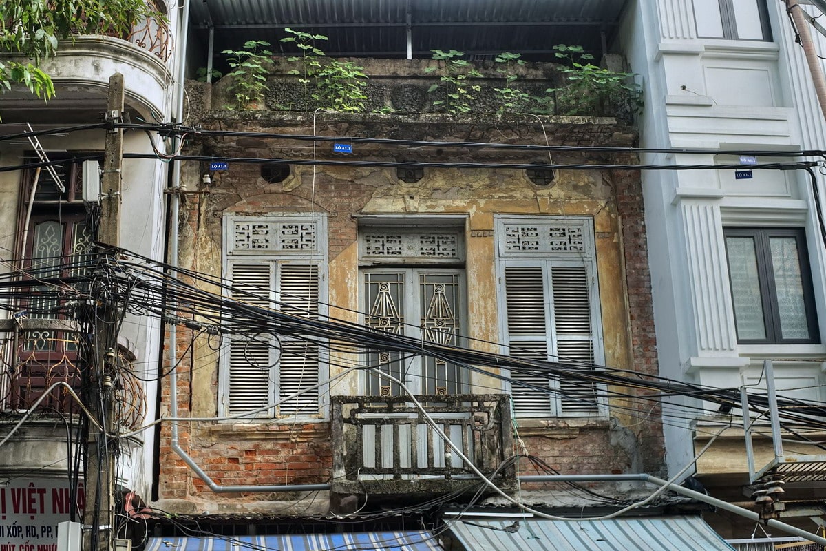 rue hang chieu a Hanoi