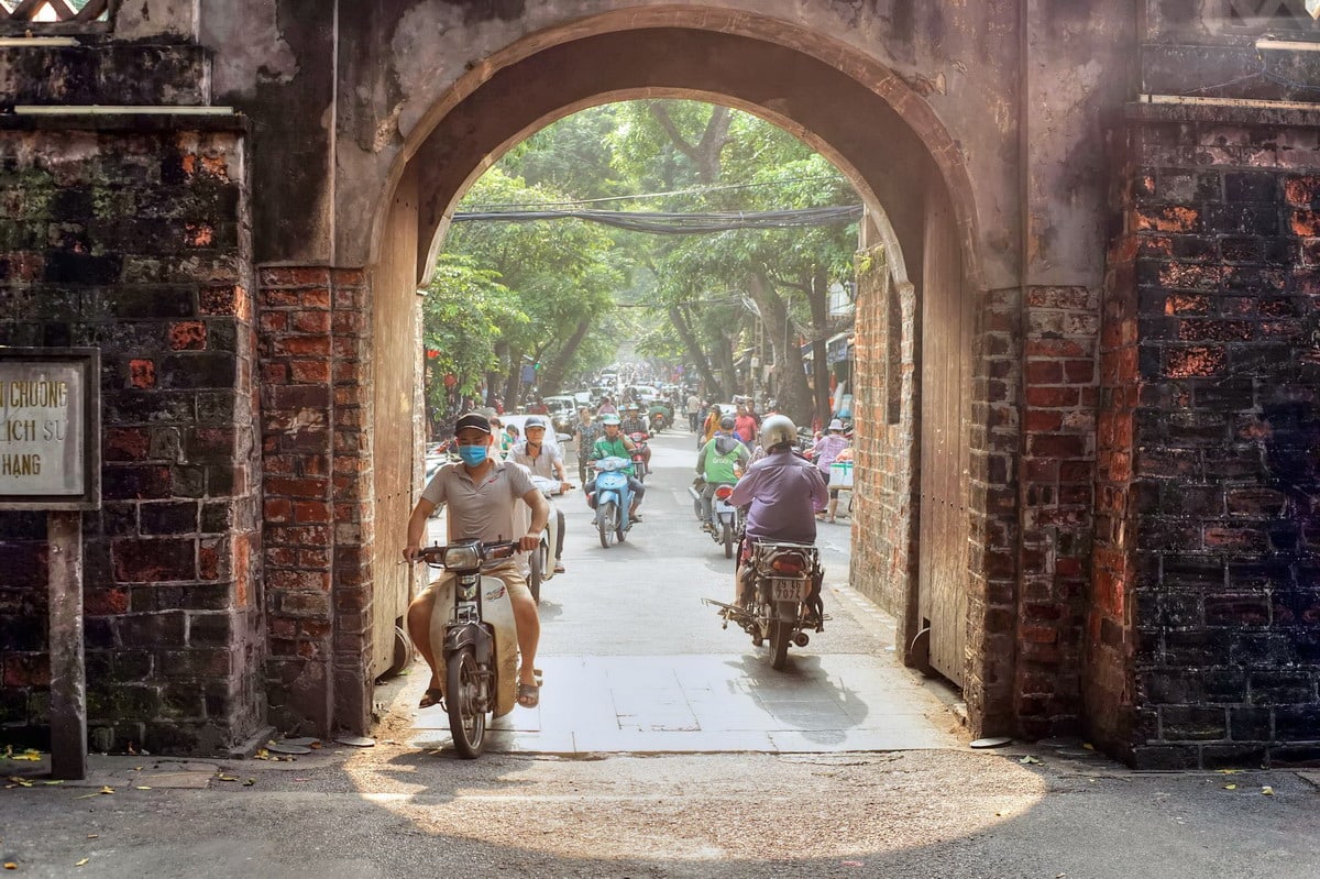 rue hang chieu a Hanoi