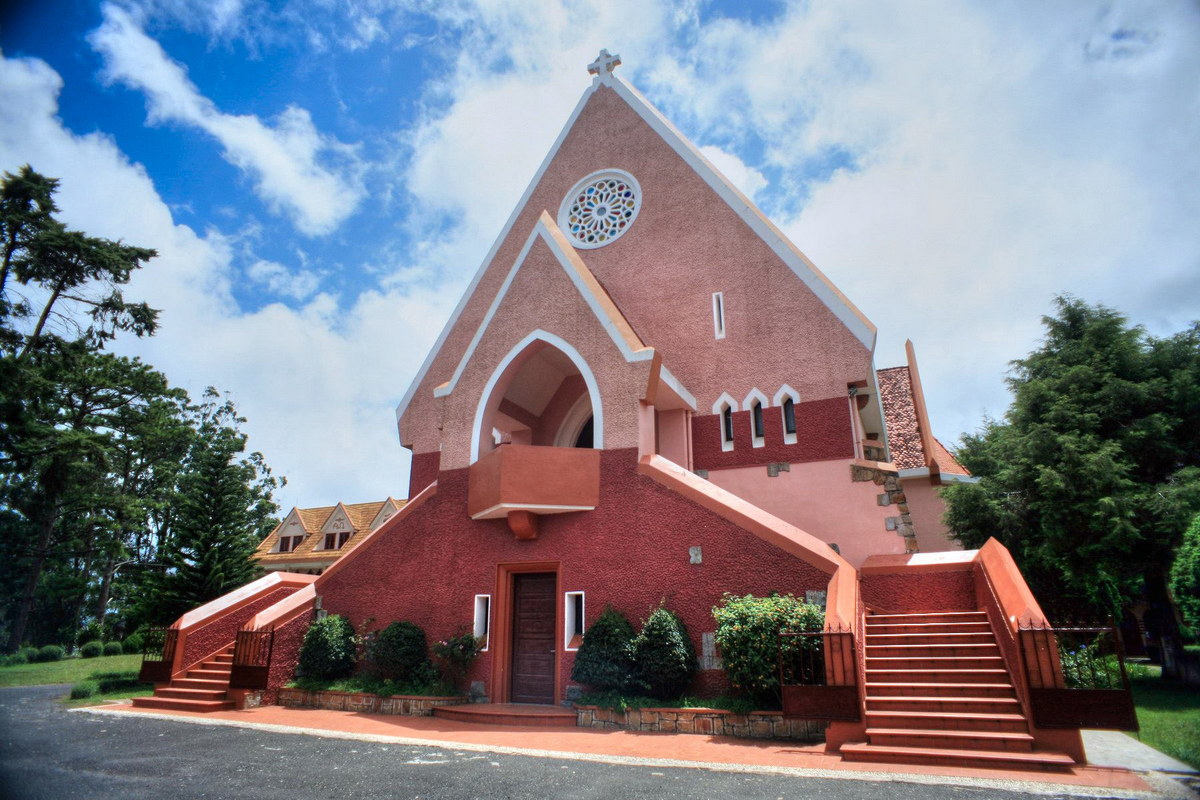 L’église Mai Anh – l’église rose à Da Lat