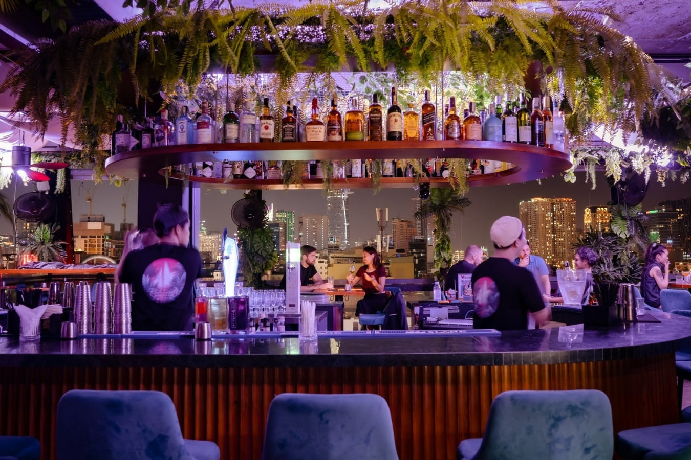 Guide des meilleurs rooftop à Saigon - Agence de voyage francophone au ...