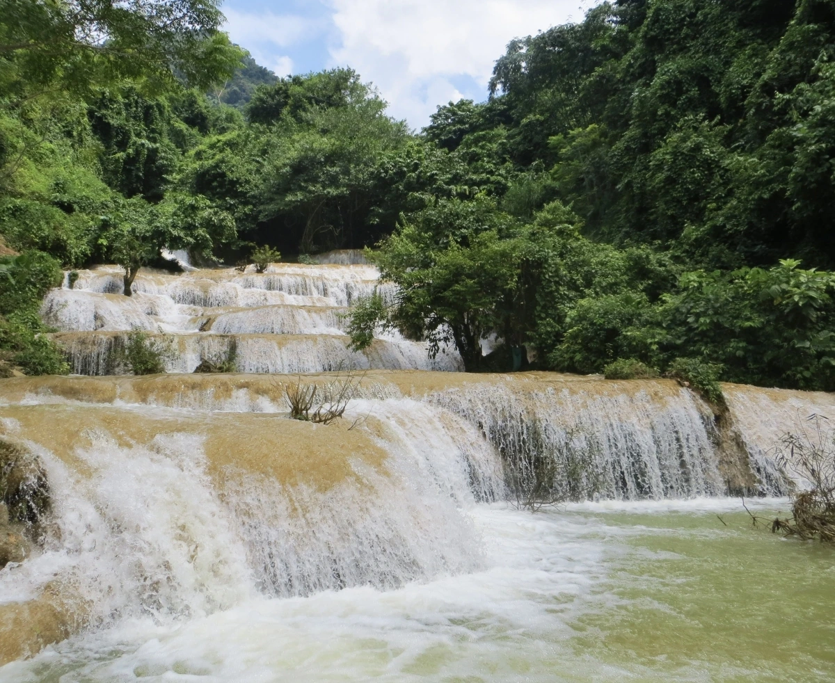 Cascade de Mây