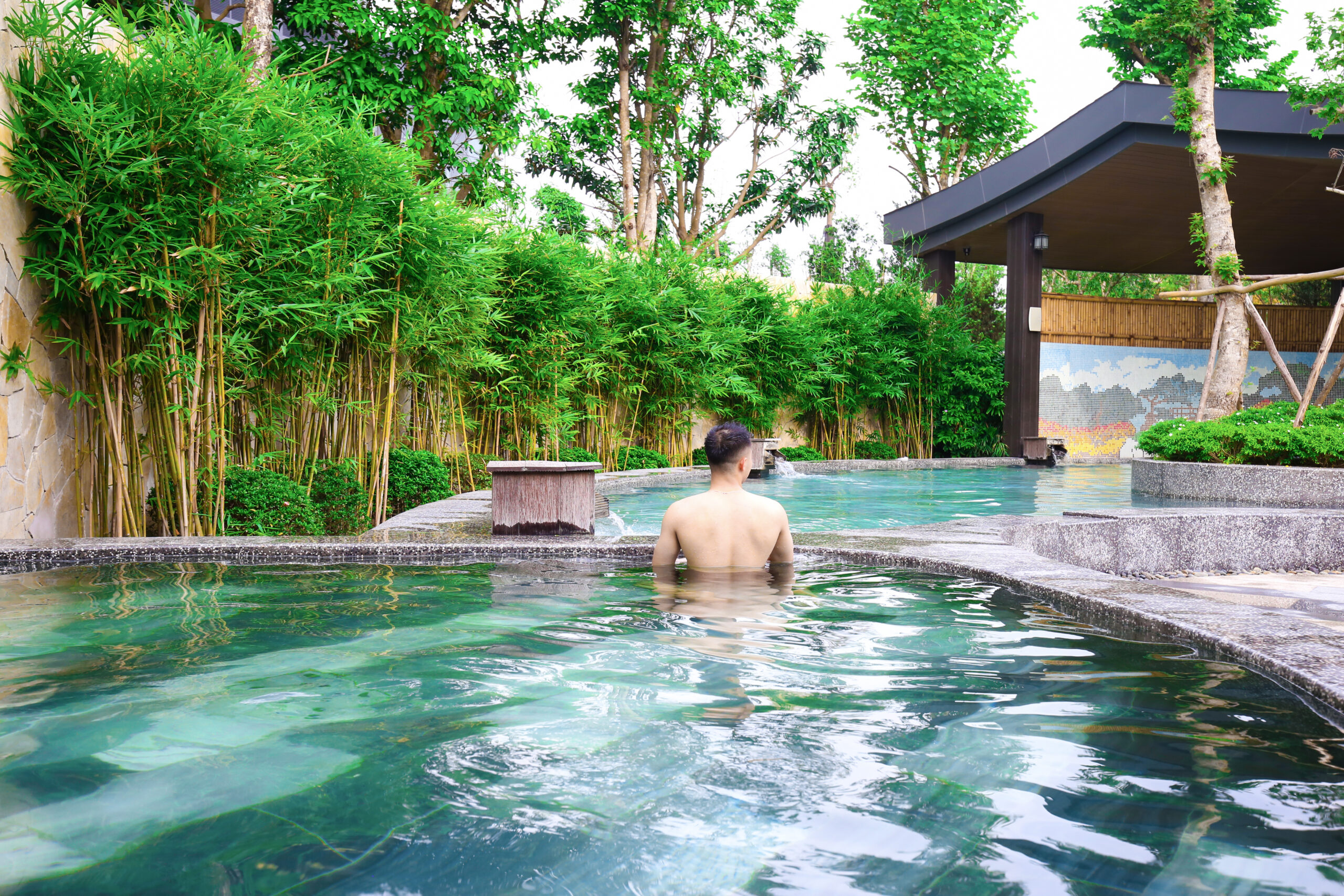 bain-de-boue-ou-une-source-chaude-5