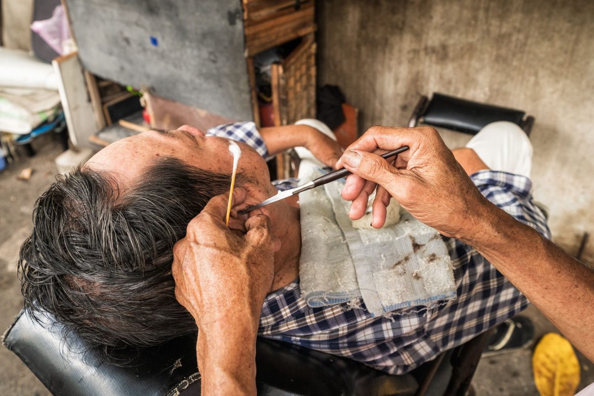 Coiffeur de rue à Hanoï