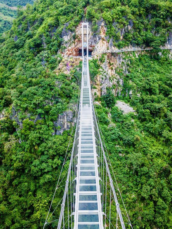 Pont de verre Bach Long à Moc Chau