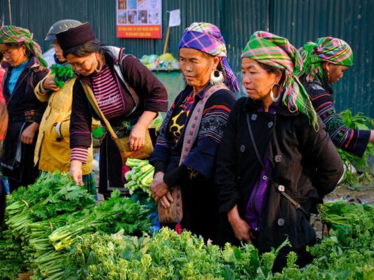 Rencontre des ethnies minoritaires à Sapa