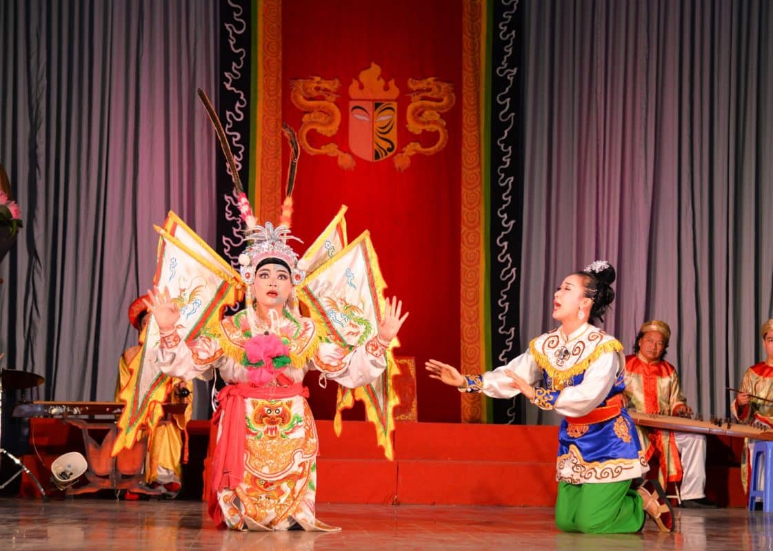 masques du théâtre vietnamien