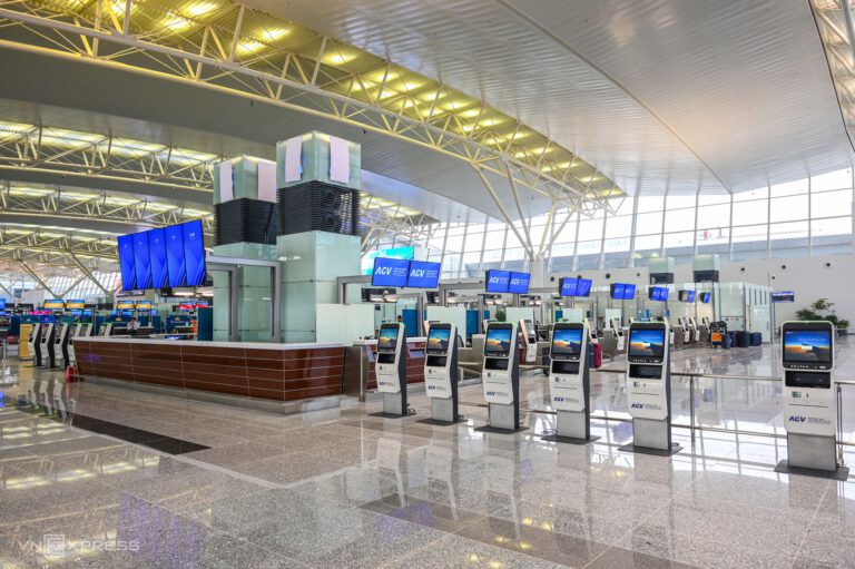 Aéroport de Noi Bai