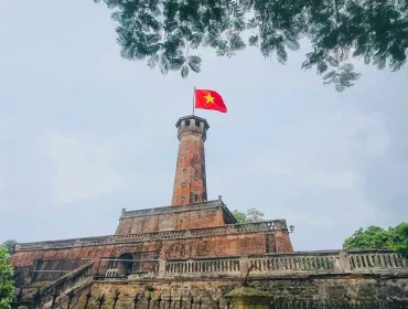 cot co drapeau hanoi