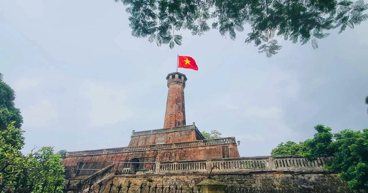cot co drapeau hanoi