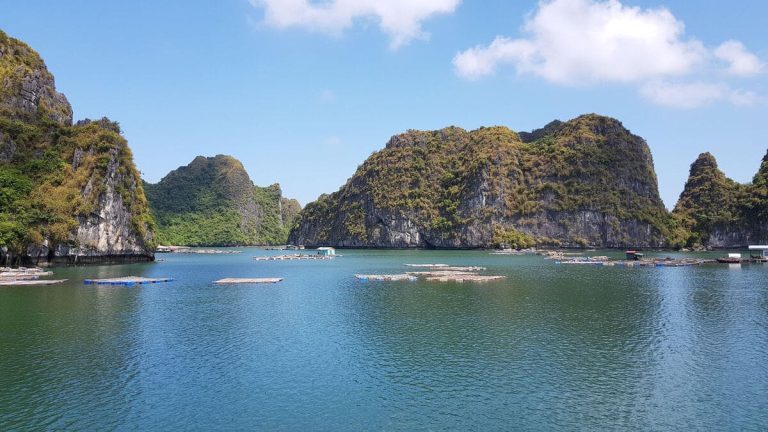 La baie de Bai Tu Long au nord du Vietnam