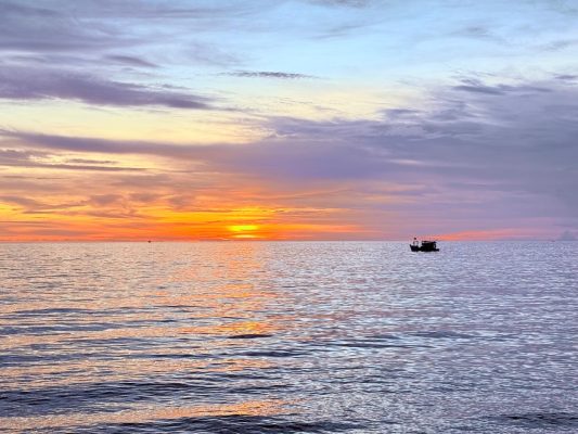 Coucher de soleil sur l'île de Phu Quoc, au sud du Vietnam
