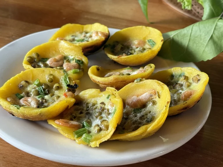 Déjeuner traditionnel à Con Son Can Tho avec bánh khot