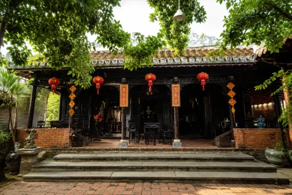 Maison rường traditionnelle au village de Thuy Bieu à Hué