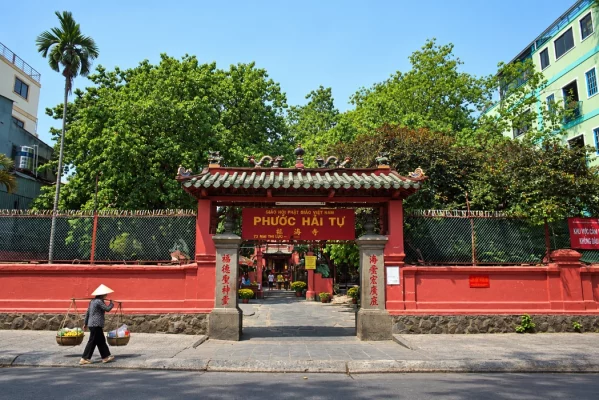 Entrée de la pagode de l’Empereur de Jade à Saigon