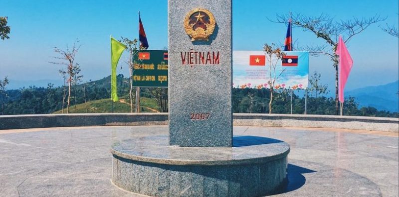 Borne frontalière entre le Vietnam et le Laos