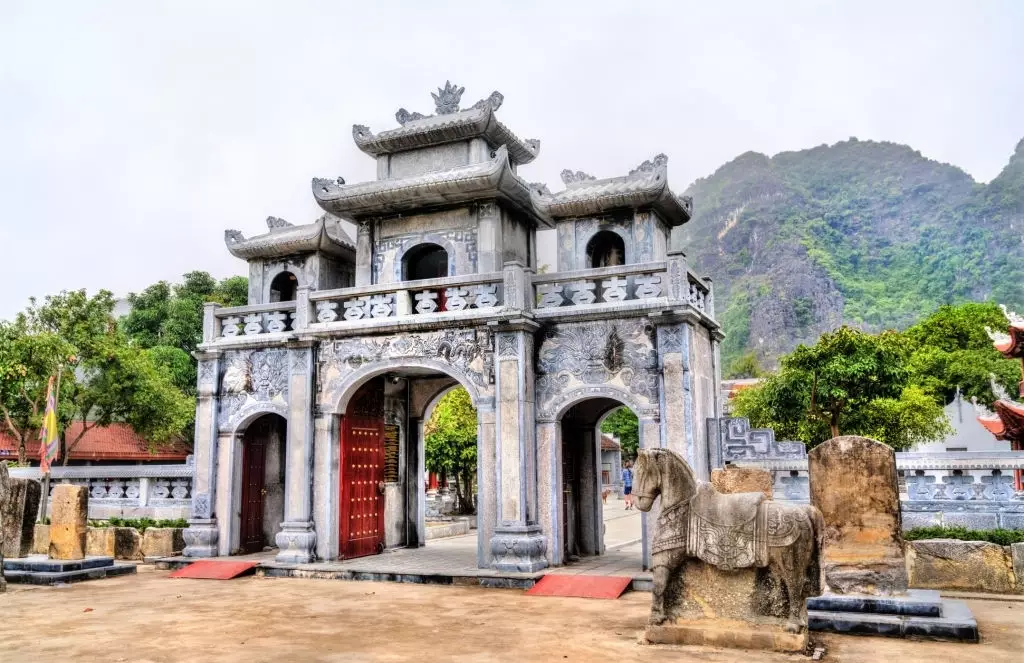 Visite du temple de Thai Vi