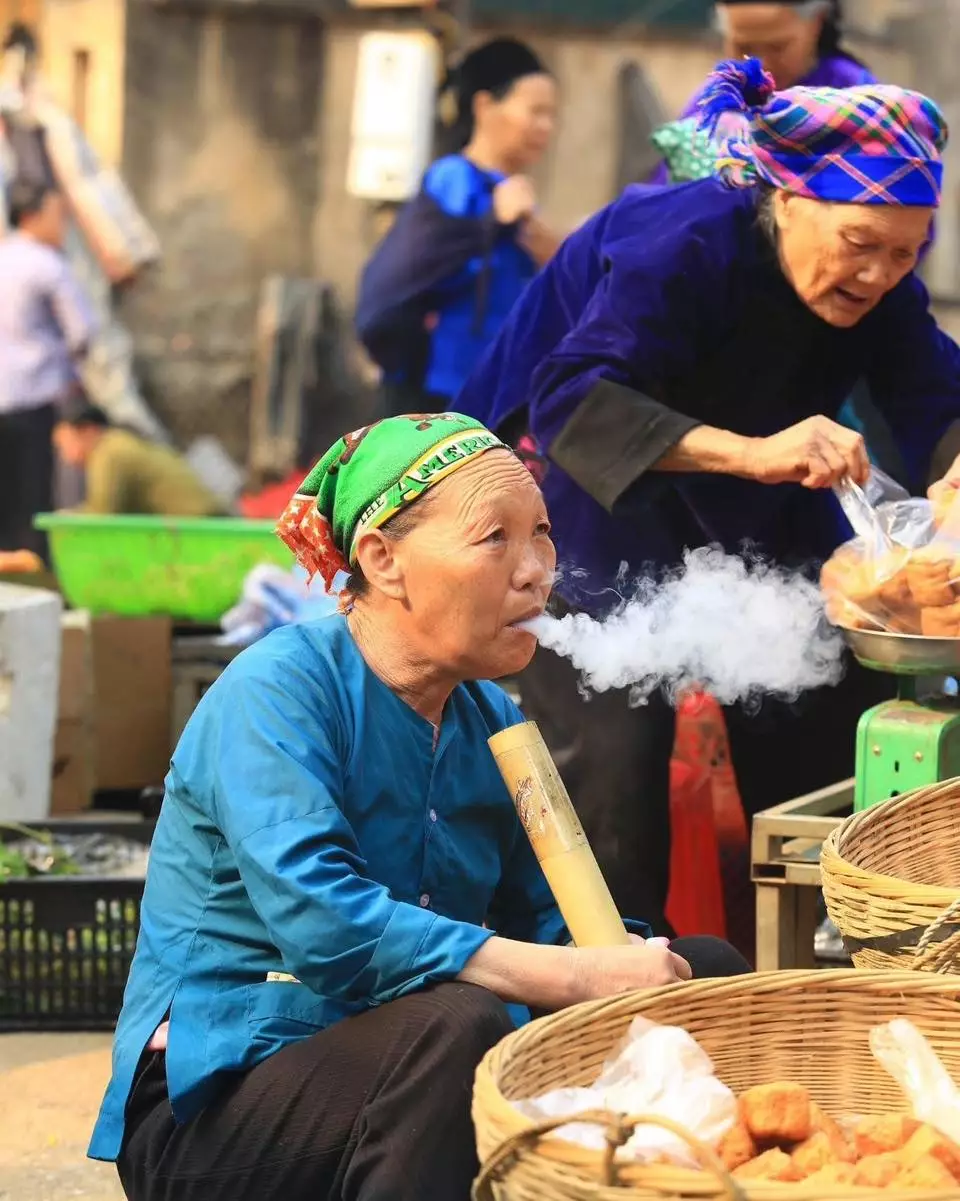 Pipe à eau vietnamienne – tabac thuốc lào traditionnel